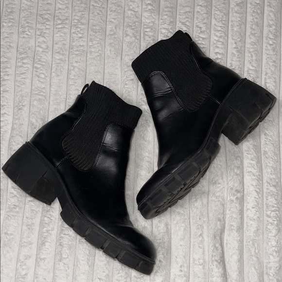Universal Thread Shoes - Universal Thread Black Boots | Size 9